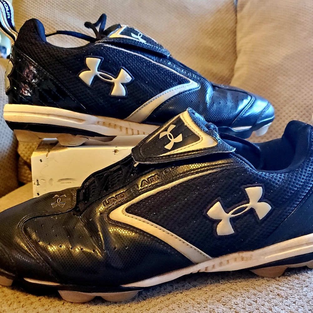 ☆HOST PICK☆ Under Armour Mens Cleats Size 10 Black